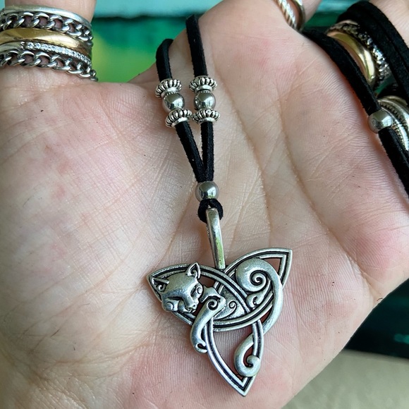 Celtic knot cat fox charm on black adjustable cord - Picture 6 of 10